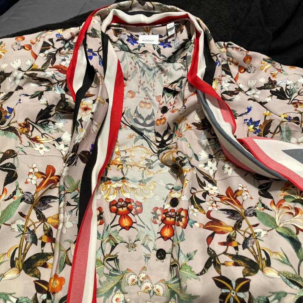Authentic Women Burberry blouse floral print
